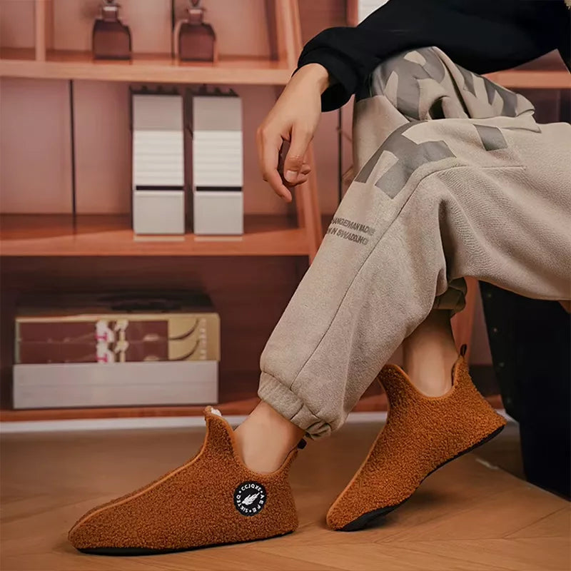 Vinter tøfler i plysj med lukket tå og sklisåle