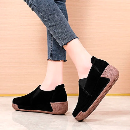 Mokasiner med platå i semsket skinn