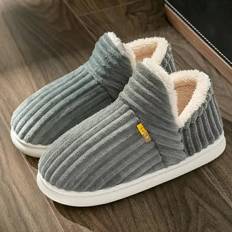 Lukkede vintertøfler med pels og tykk såle